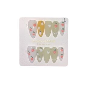 Floral Press-On Nail Set